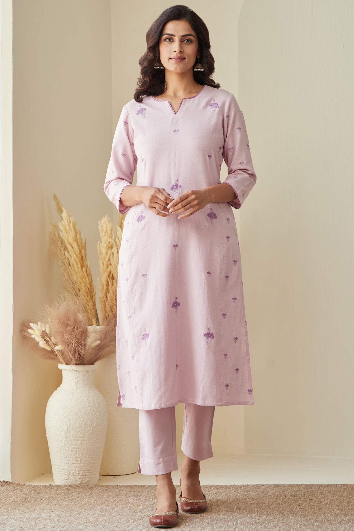 Nazm Alisha Kurta