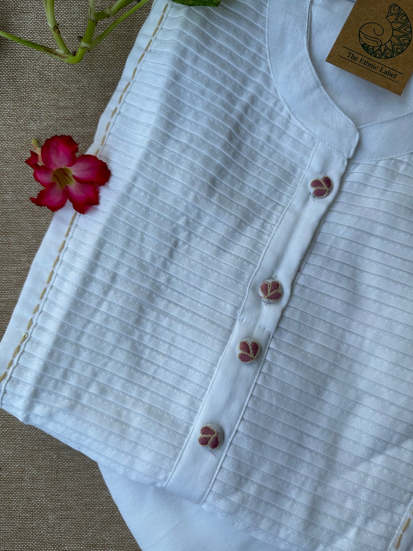 "Nazaakat" White Hand Embroidered Kurta Set(2pc)