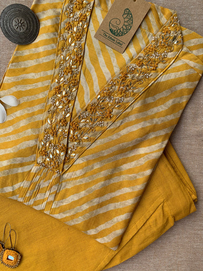 "Ubtan" Hand Embroidered Muslin Kurta Set(2pc)